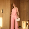 Boutique Dona Ana - Conjunto Feminino Rosa Yasmin em tecido Crepe de Malha com Listras – Pantalona super elegante e confortável.