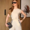 Boutique Dona Ana - Conjunto Cecília Bege em Crepe de Malha – Cropped + Pantacourt com Listras Elegantes