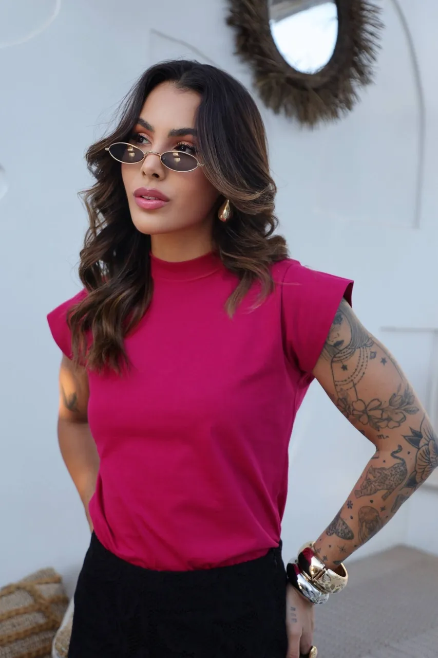 Boutique Dona Ana - T-Shirt Muscle Rosa Elegance Feminina em Algodão Premium – Estilo Moderno e Conforto
