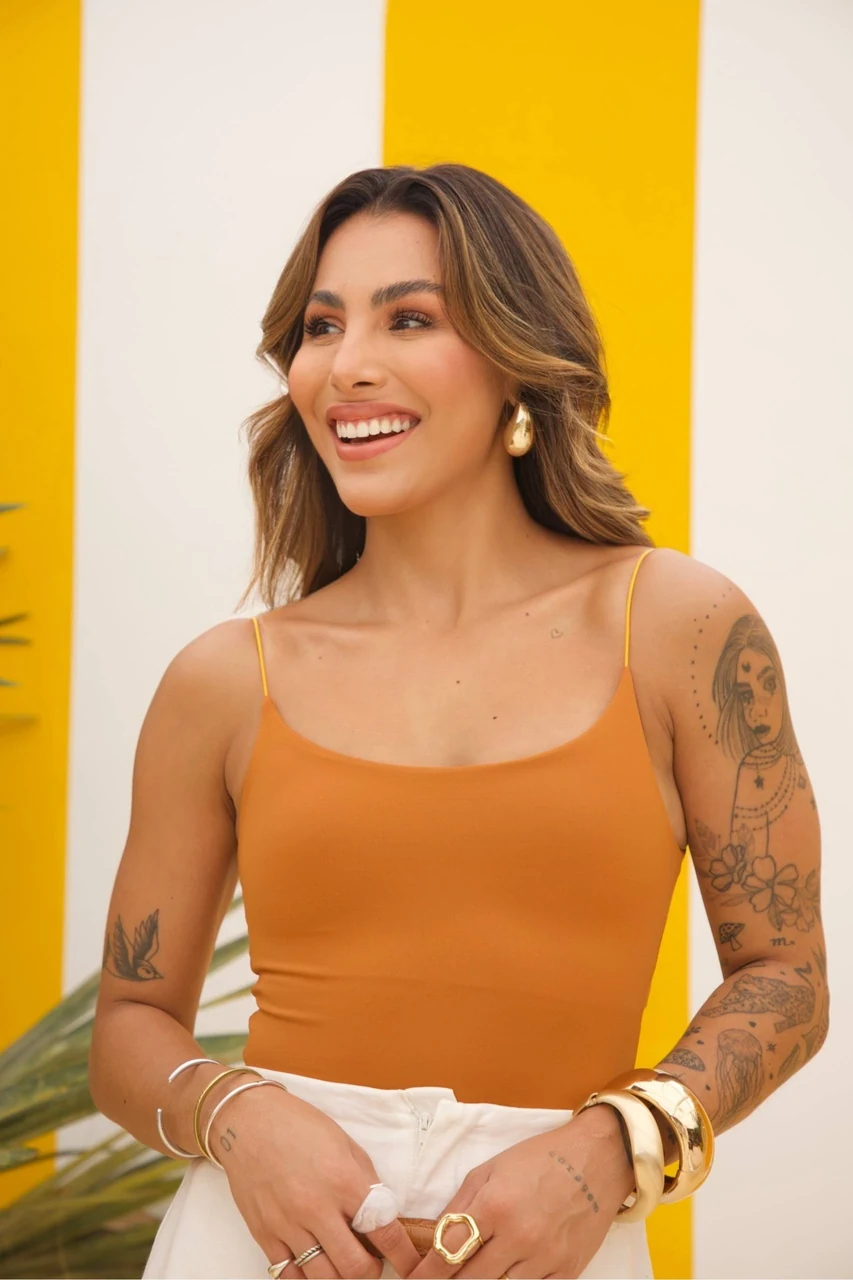 Boutique Dona Ana - Regata Feminina Manu Favo de Mel em Suplex Santa Constância com Alças Finas e Busto Forrado