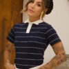 Boutique Dona Ana - T-Shirt Gola Polo Risca de Giz Azul Dark Feminina em Algodão – Elegância Moderna e Conforto Premium