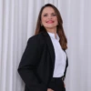 Boutique Dona Ana - Blazer Feminino Acinturado Preto em Alfaiataria – Elegância Clássica e Caimento Sofisticado
