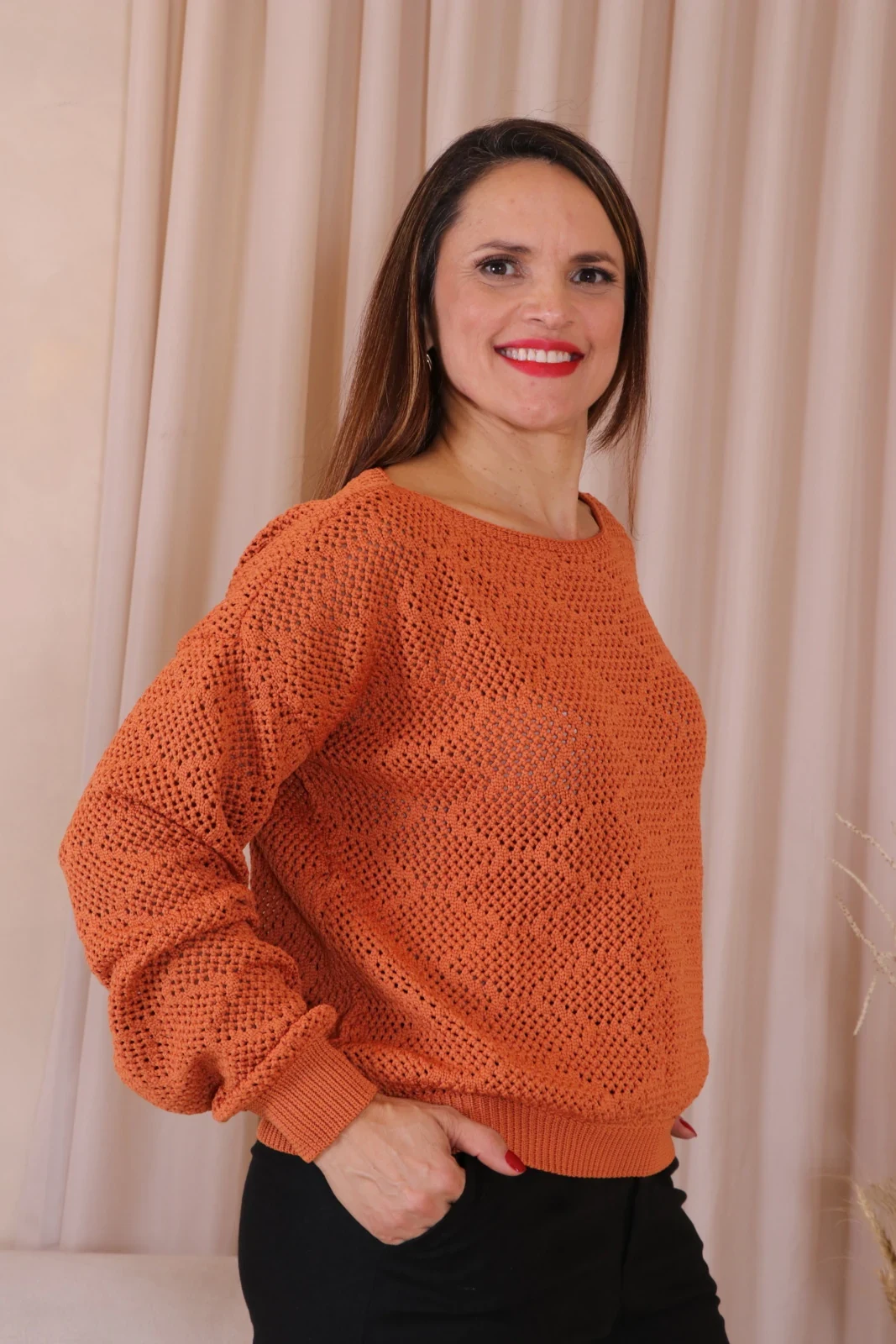 Boutique Dona Ana - Blusa Aurora Ferrugem em Tricô com Fio Tecnológico – Moderna, Sofisticada e Confortável