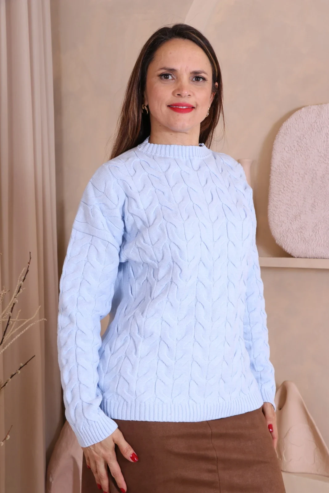 Boutique Dona Ana - Blusa Modal Alba Azul Bebê em Tricô com Trama Trançada – Delicada, Elegante e Atemporal