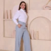 Boutique Dona Ana - Calça Pantalona Azul Claro de Alfaiataria com Cinto – Sofisticação, Elegância e Caimento Impecável