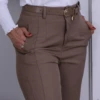 Boutique Dona Ana - Calça Pantalona Caqui de Alfaiataria com Cinto – Elegância Atemporal e Sofisticação Moderna