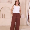 Boutique Dona Ana - Calça Social Pantalona Marrom em Alfaiataria – Elegância Moderna com Caimento Impecável