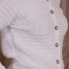 Boutique Dona Ana - Casaquinho de Tricô Madelaine Preto Feminino com Botões – Elegante, Clássico e Sofisticado - Off White