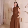 Boutique Dona Ana - CONJUNTO BLUSA E SAIA EM VELUDO COTELÊ MARROM, SOFISTICAÇÃO E CONFORTO ELEGANTE