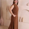 Boutique Dona Ana - CONJUNTO BLUSA E SAIA EM VELUDO COTELÊ MARROM, SOFISTICAÇÃO E CONFORTO ELEGANTE