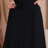 Boutique Dona Ana - CONJUNTO BLUSA E SAIA EM VELUDO COTELÊ – PRETO | ELEGÂNCIA E SOFISTICAÇÃO ATEMPORAL