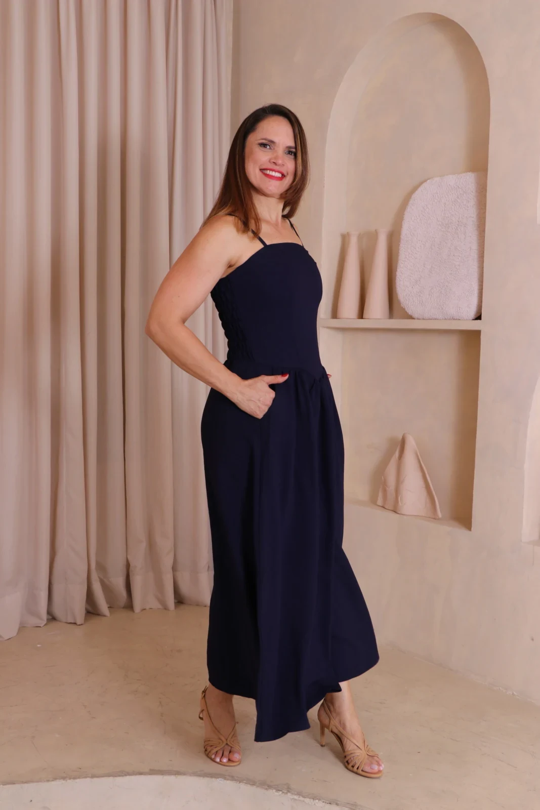 Boutique Dona Ana – Vestido Midi Íris Azul Petróleo com Bojo e Lastex – Elegante, Fluido e Atemporal Boutique Dona Ana - Vestido Midi Íris Azul Petróleo com Bojo e Lastex – Elegante, Fluido e Atemporal
