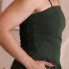 Boutique Dona Ana - Vestido Midi Íris Verde Militar com Bojo e Lastex – Moderno, Elegante e Versátil