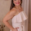 Boutique Dona Ana - Vestido Midi Lótus Bege Claro com Babado, Faixa Removível e Bolsos – Elegante, Atemporal e Feminino