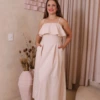 Boutique Dona Ana - Vestido Midi Lótus Bege Claro com Babado, Faixa Removível e Bolsos – Elegante, Atemporal e Feminino